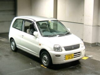 2001 Mitsubishi Minica