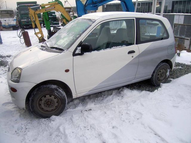 2001 Mitsubishi Minica