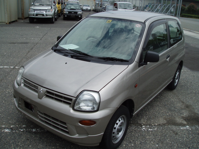 2001 Mitsubishi Minica Photos