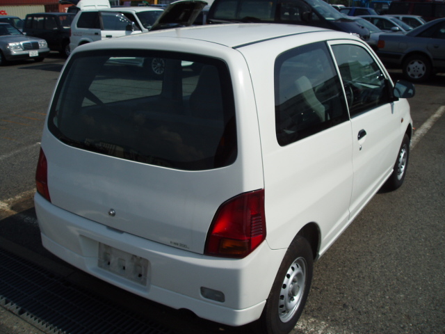 2001 Mitsubishi Minica Pictures