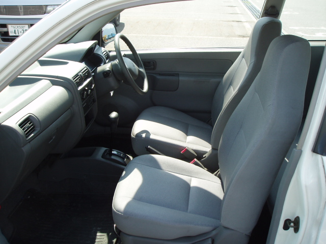2001 Mitsubishi Minica Photos