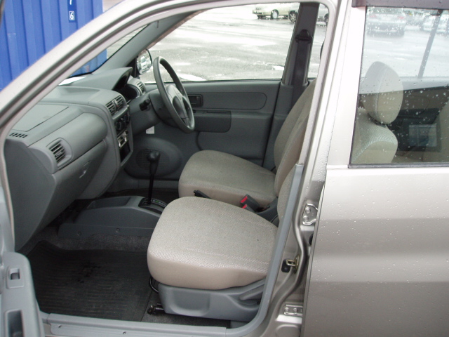 2001 Mitsubishi Minica Photos