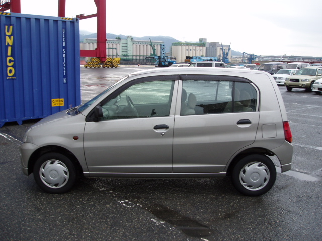 2001 Mitsubishi Minica Images