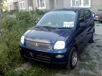 2001 Mitsubishi Minica Pictures