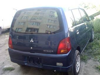 2001 Mitsubishi Minica Photos