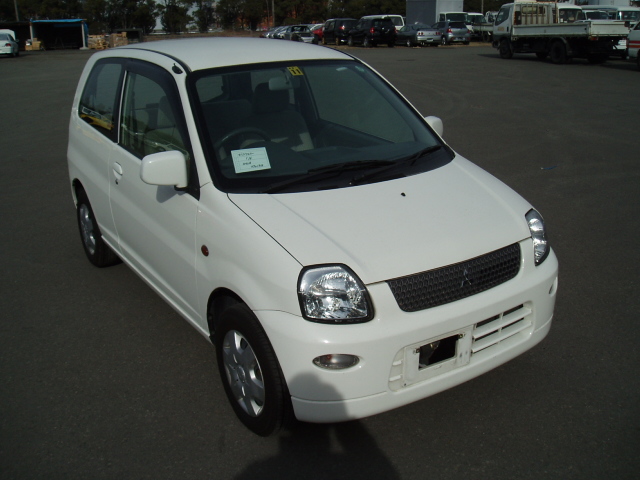 2002 Mitsubishi Minica Pictures