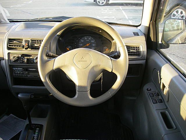 2003 Mitsubishi Minica