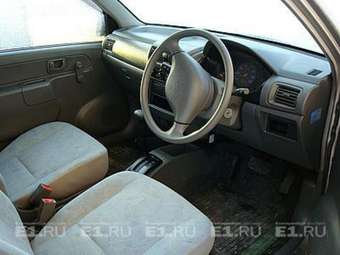 2003 Mitsubishi Minica Pictures