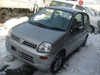 2003 Mitsubishi Minica Pictures