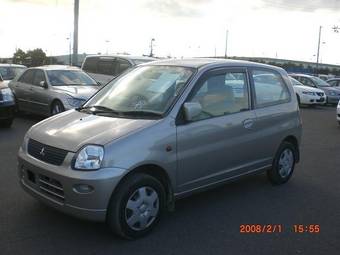 2003 Mitsubishi Minica Pictures