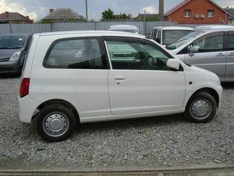 2003 Mitsubishi Minica Pictures