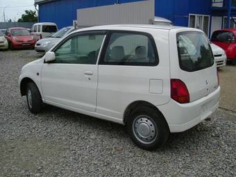 2003 Mitsubishi Minica Photos