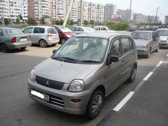 2003 Mitsubishi Minica Photos