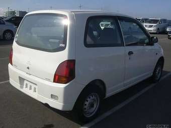 2004 Minica