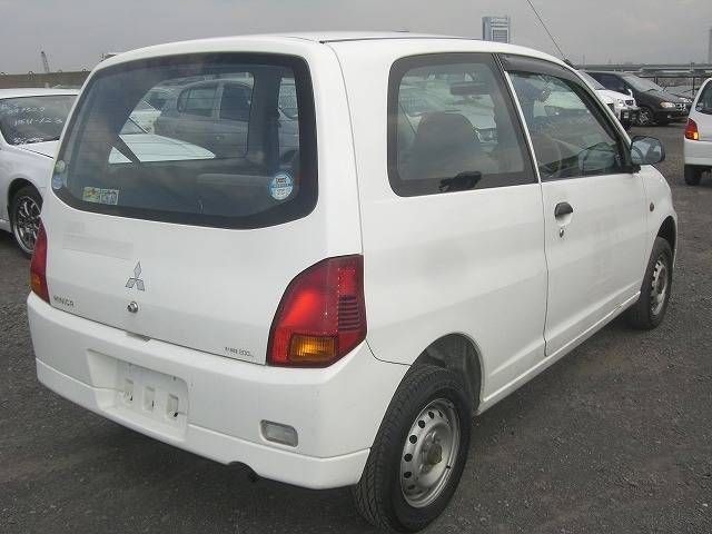 2004 Mitsubishi Minica