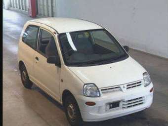 2004 Mitsubishi Minica