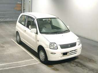 2004 Mitsubishi Minica