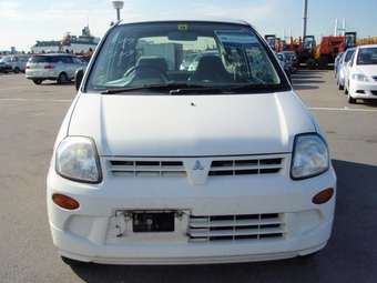 2004 Mitsubishi Minica Images