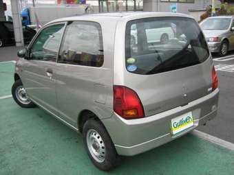 2004 Mitsubishi Minica Pictures