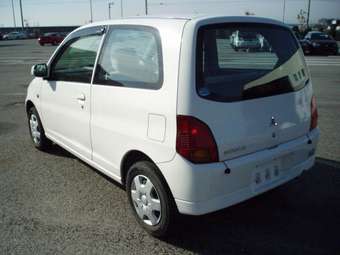 2004 Mitsubishi Minica Photos