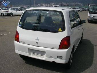 2004 Mitsubishi Minica Photos