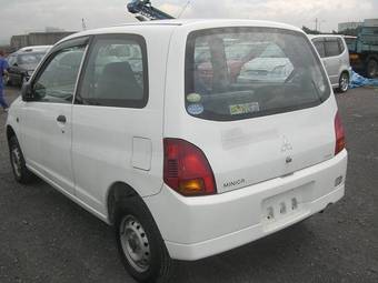 2004 Mitsubishi Minica Pictures
