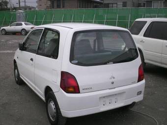 2004 Mitsubishi Minica Pics
