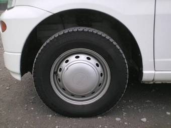 2004 Mitsubishi Minica Pictures