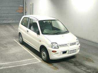 2004 Mitsubishi Minica Pictures