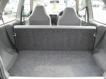 2004 Mitsubishi Minica Pictures