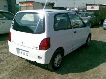 2004 Mitsubishi Minica Pictures