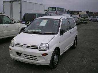 2004 Mitsubishi Minica Pictures
