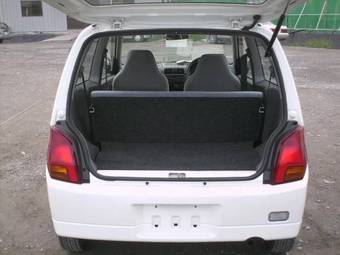 2004 Mitsubishi Minica Photos