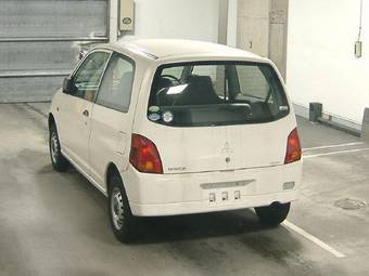 2004 Mitsubishi Minica Pictures