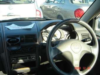 2005 Mitsubishi Minica Pictures