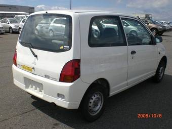 2005 Mitsubishi Minica Pictures