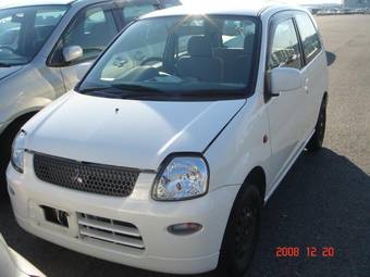 2005 Mitsubishi Minica Photos