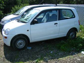 2005 Mitsubishi Minica Photos