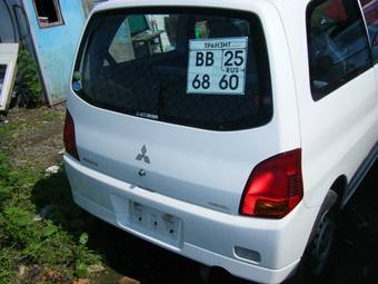 2005 Mitsubishi Minica Photos