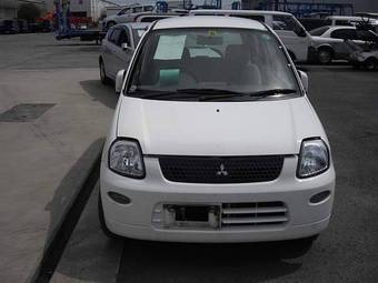 2005 Mitsubishi Minica Photos