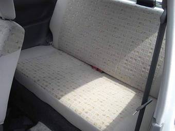 2005 Mitsubishi Minica Pictures