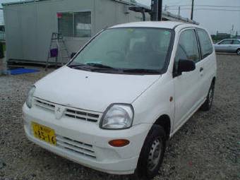 2005 Mitsubishi Minica Photos