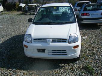 2005 Mitsubishi Minica Pictures