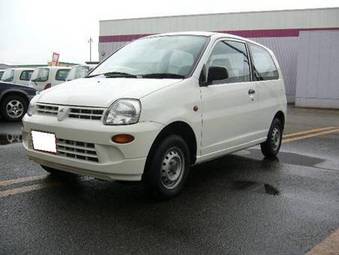 2006 Mitsubishi Minica Photos