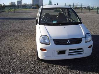 2006 Mitsubishi Minica Photos