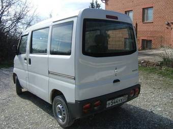 2000 Mitsubishi Minicab Pictures