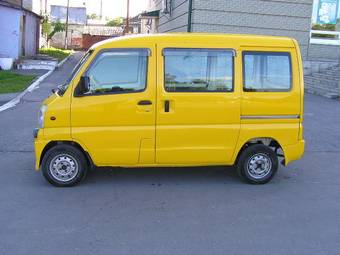 2000 Mitsubishi Minicab Photos