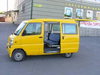 2000 Mitsubishi Minicab Images