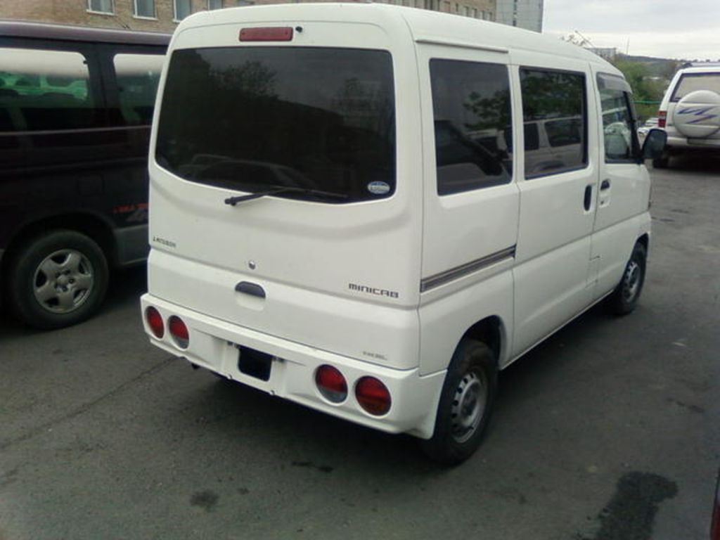 2002 Mitsubishi Minicab