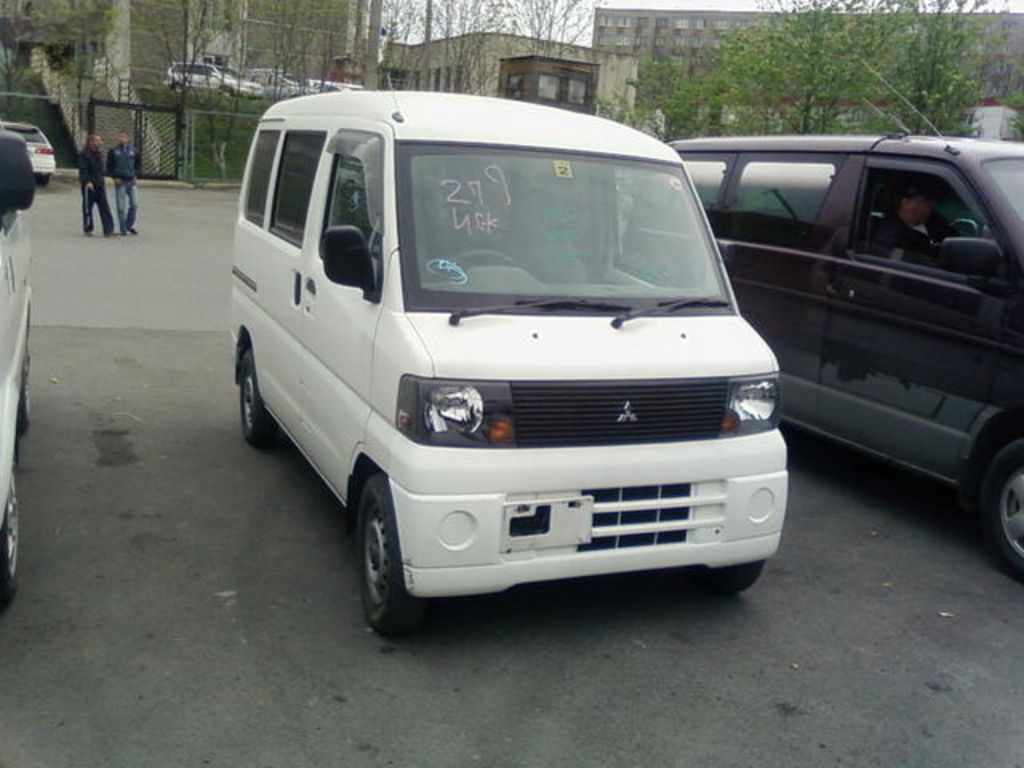 2002 Mitsubishi Minicab